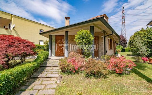 Villa in Senago, Milan