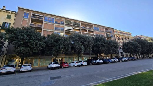 Apartment / Etagenwohnung in Verona, Provincia di Verona