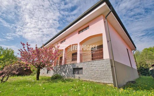 Villa en Lozzolo, Provincia di Vercelli