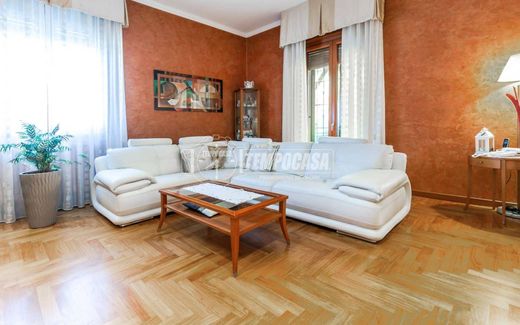 빌라 / Novate Milanese, Città metropolitana di Milano