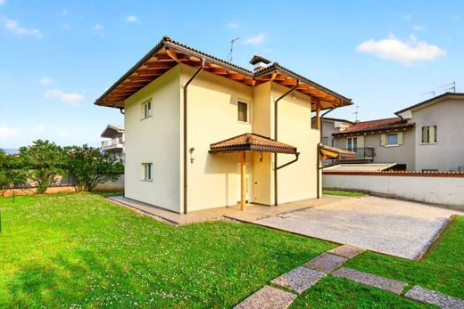 Villa a Rodengo-Saiano, Brescia