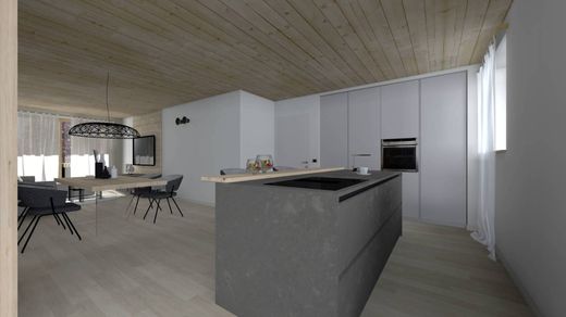 Apartment / Etagenwohnung in Bormio, Provincia di Sondrio