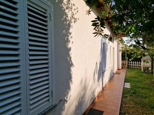 Villa à Cisano sul Neva, Savone