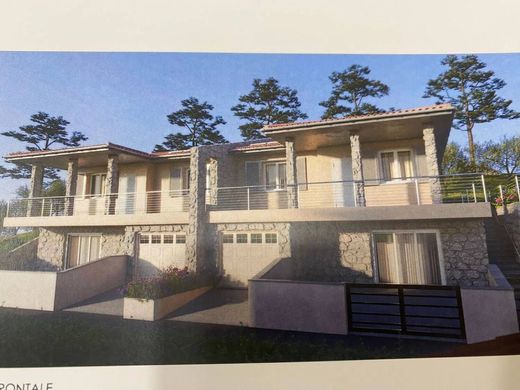 Villa - Montale, Provincia di Pistoia