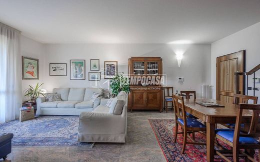 Penthouse in Modena, Provincia di Modena