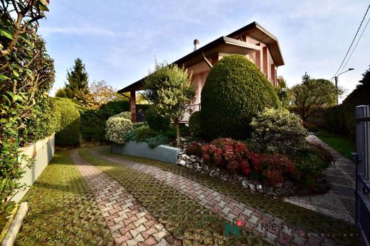 Villa - Macherio, Provincia di Monza e della Brianza