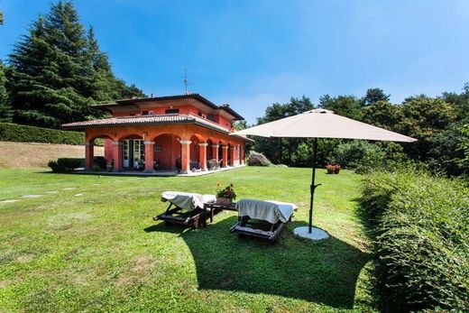 Villa in Oltrona di San Mamette, Provincia di Como