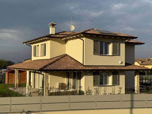 Вилла, Gossolengo, Provincia di Piacenza