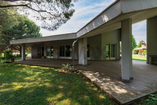 Villa a Lonate Pozzolo, Varese