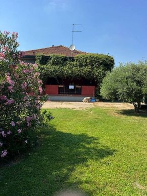 Villa a Vertemate con Minoprio, Como