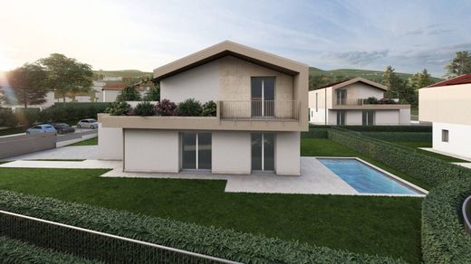 Villa in Albavilla, Provincia di Como