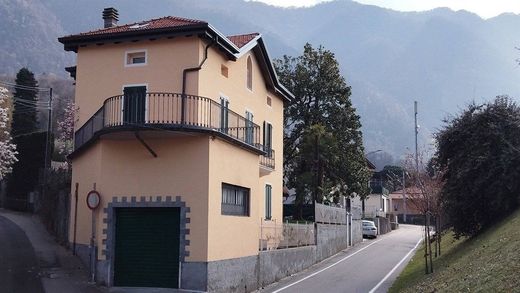 Luxury home in Castelveccana, Provincia di Varese