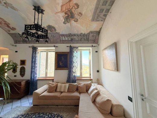 套间/公寓  Meta, 那不勒斯省