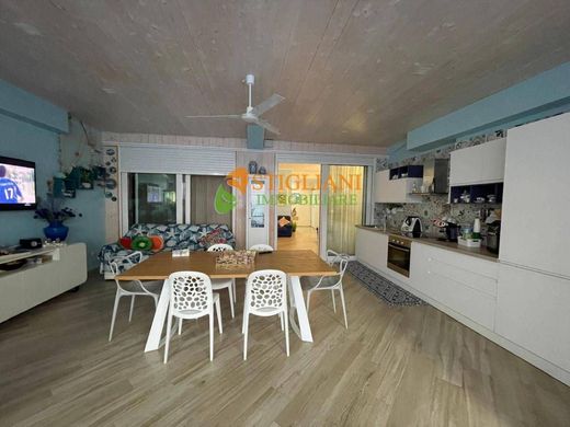 Apartment / Etagenwohnung in Termoli, Provincia di Campobasso