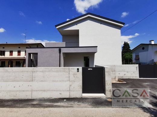 Luxe woning in Cordenons, Pordenone