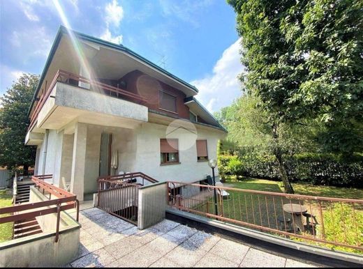 Willa w Paderno Dugnano, Città metropolitana di Milano