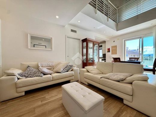 阁楼  Monopoli, 巴里省