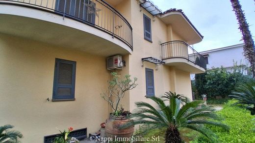Villa in Melito di Napoli, Naples
