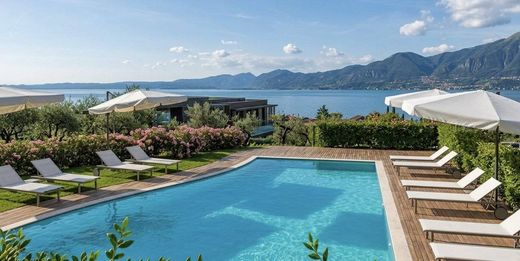 Piso / Apartamento en Torri del Benaco, Provincia di Verona