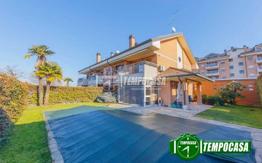 Villa a Locate di Triulzi, Milano