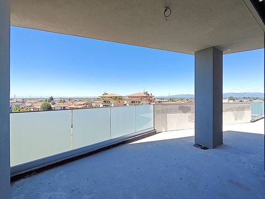 Penthouse in Nova Milanese, Province of Monza and Brianza