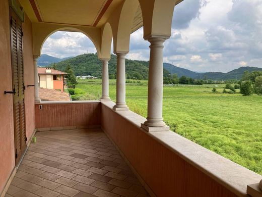 Villa en Provaglio d'Iseo, Provincia di Brescia