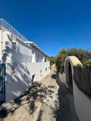 Willa w Lipari, Messina