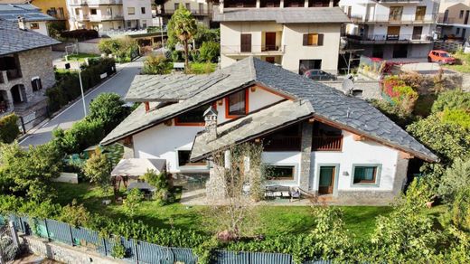 Villa in Ville Sur Sarre, Valle d'Aosta