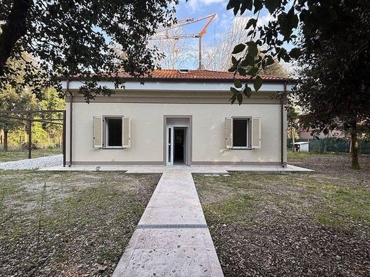 Luksusowy dom w Massa, Provincia di Massa-Carrara