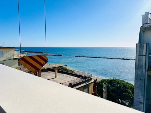 Penthouse in San Bartolomeo al Mare, Provincia di Imperia