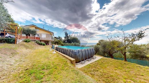 Villa Massarosa, Lucca ilçesinde