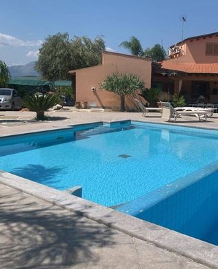 Villa a Cefalù, Palermo