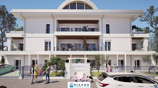 Apartment / Etagenwohnung in Misano Adriatico, Provincia di Rimini