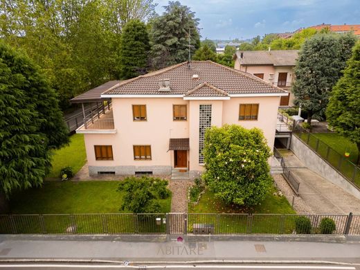 ‏וילה ב  Cernusco sul Naviglio, Città metropolitana di Milano