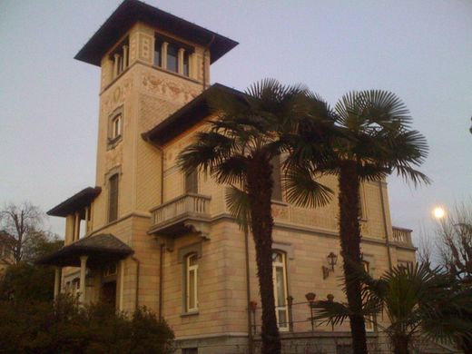 Villa Cantù, Como ilçesinde