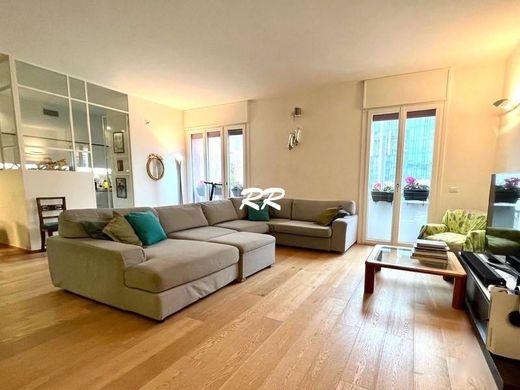 Apartment / Etagenwohnung in Mailand, Lombardei