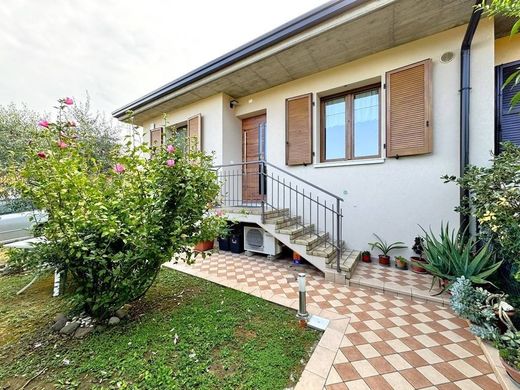 Villa in Peschiera del Garda, Provincia di Verona