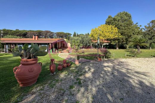 Villa in Latina, Provincia di Latina
