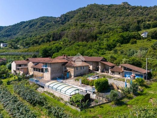 Casa di lusso a Revello, Cuneo