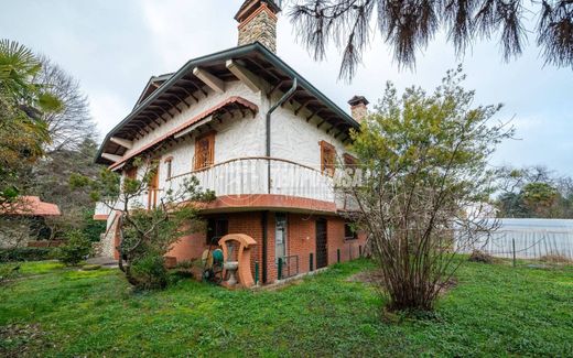 Villa in Trezzano sul Naviglio, Milan