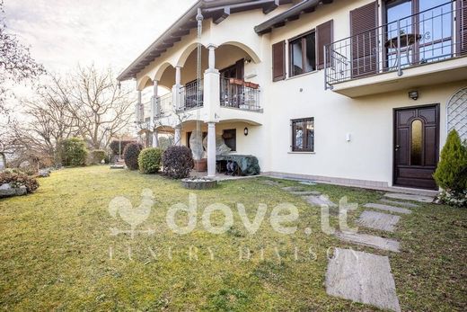 Willa w Mercallo, Provincia di Varese