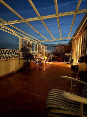 Penthouse Seravezza, Lucca ilçesinde