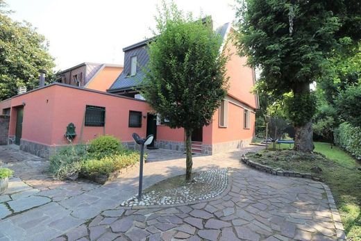 ‏וילה ב  Arese, Città metropolitana di Milano