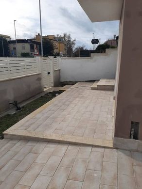 Villa Latina, Latina ilçesinde