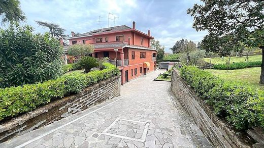 Villa Roma, Lazio bölgesinde