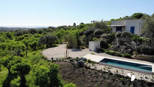 Villa a Noto, Siracusa