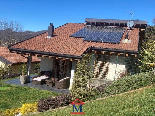 Villa in Ponteranica, Provincia di Bergamo