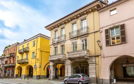 套间/公寓  Fossano, 库内奥省