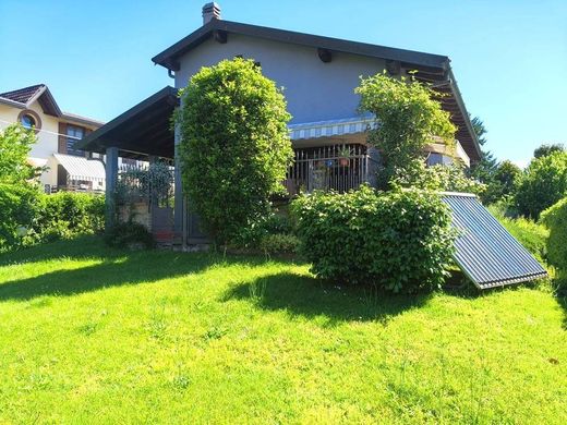 Villa in Fagnano Olona, Provincia di Varese