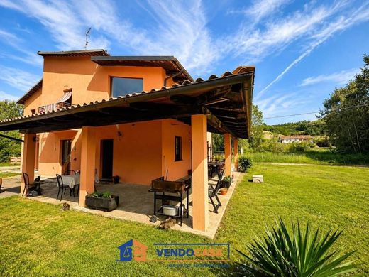 Villa a Nizza Monferrato, Asti